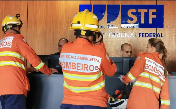 Bombeiros vistoriam sede do STF um dia após princípio de incêndio no andar dos gabinetes dos ministros