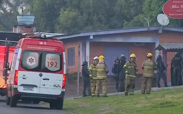 Atirador mata duas pessoas, deixa 10 feridos e segue com reféns em Novo Hamburgo