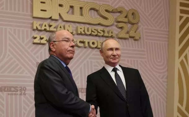 Mauro Vieira e Vladimir Putin em Kazan, Rússia