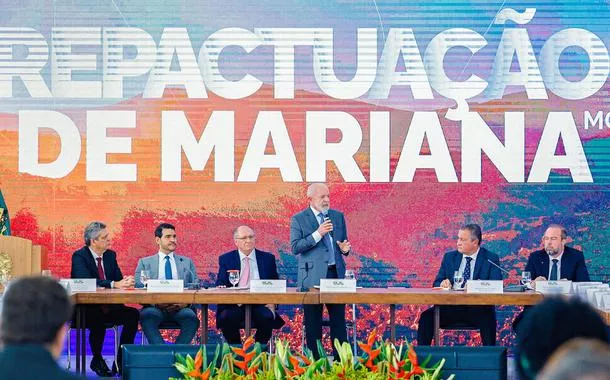 Evento de assinatura do novo acordo de Mariana