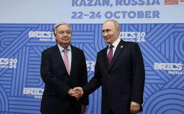 António Guterres e Vladimir Putin em Kazan, Rússia