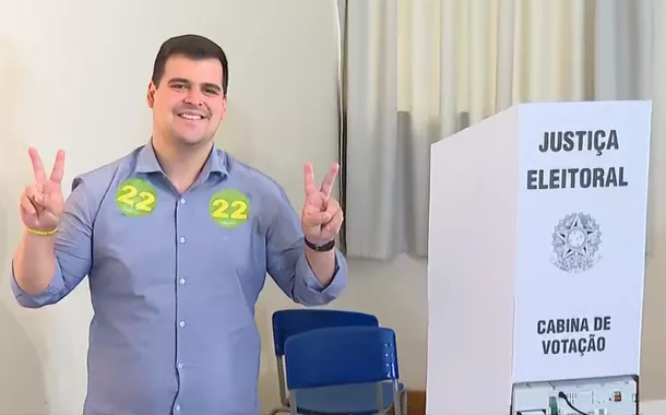 Bolsonarista Bruno Engler vota em Belo Horizonte