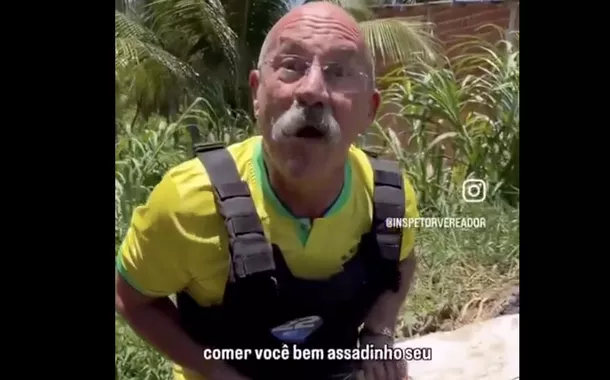 Vereador de extrema-direita tortura leitão em Fortaleza para demonstrar apoio ao fascismo