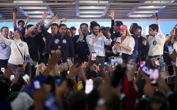 Reuters aponta ondacupom aposta ganha grátisdireita no Brasil após eleições municipais