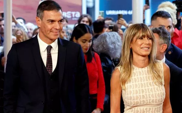 Primeiro-ministro da Espanha, Pedro Sánchez, e sua esposa, Begoña Gómez, chegam para Festival de Cinema de San Sebastián
26/09/2024 