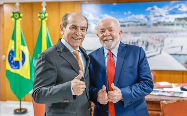 Marcelo Castro (à esq.) e Lula