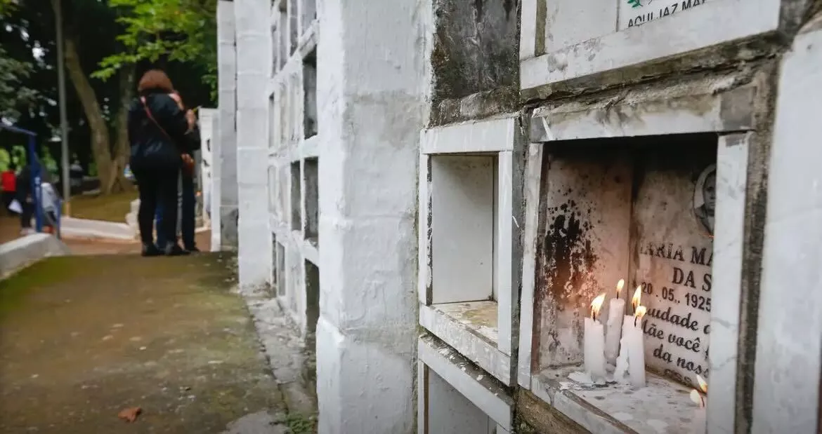 Preço de enterros triplica após concessão de cemitérios em SP
