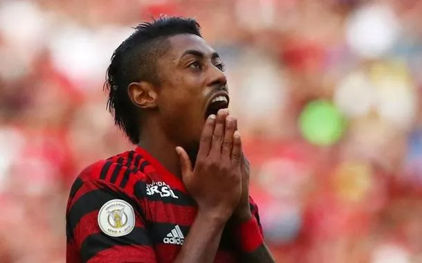 Em jogo suspeito, 98% do volume de apostas para cartões em bet eram para punição a Bruno Henrique