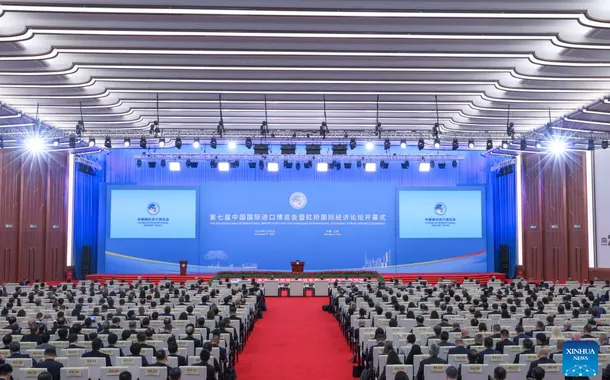 Começa, em Shanghai, a 7ª Exposição Internacional de Importação da China
