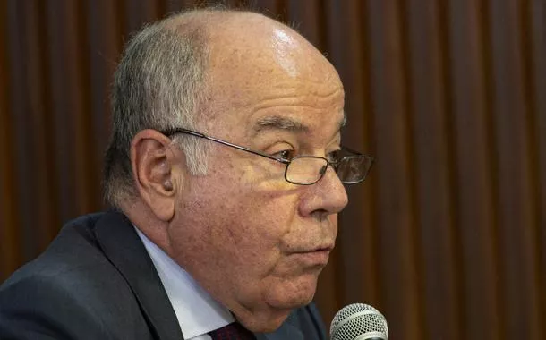 Mauro Vieira chega aos EUA em semana decisiva para o 'tarifaço' de Trump contra o Brasil