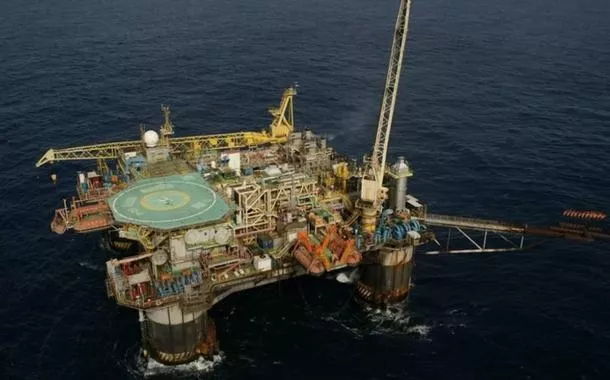 Brasil planeja aumento significativo na produção de petróleo até 2025, aponta instituto