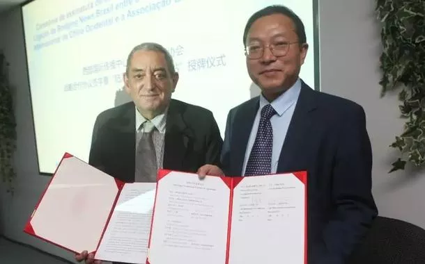 Moacyr de Oliveira Filho e Zhao Wujun