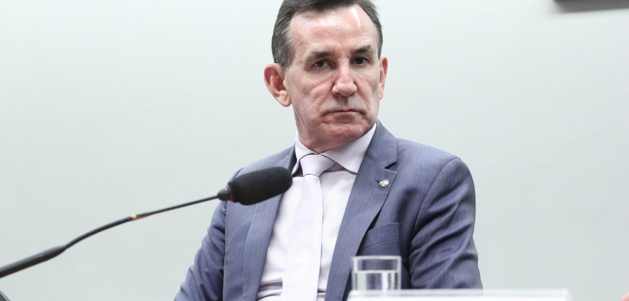 Relator quer apresentar parecer sobre novo teto do MEI antes do recesso