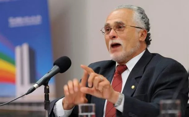 "Temos que enfrentar o crime com uma política de segurança preventiva e coordenada", diz José Genoino