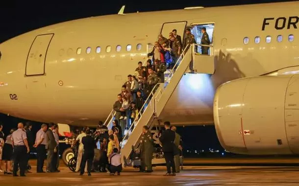 Decola do Líbano 13º voo de repatriação de brasileiros