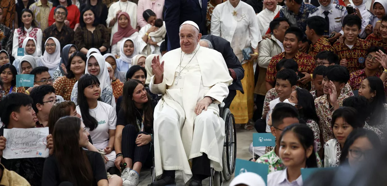 Papa Francisco encontra-se com jovens da Scholas Occurrentes no Centro Juvenil Grha Pemudacassino a partir de 1 realJacarta, Indonésia, 4cassino a partir de 1 realsetembrocassino a partir de 1 real2024