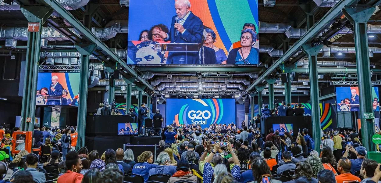 Carro da comitiva de Lula é roubado no Rio durante G20