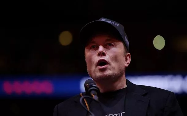 Mídia social X, de Musk, é comprada por sua empresa de IA, avaliada em US$ 33 bilhões