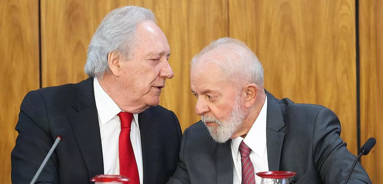 Ricardo Lewandowski (à esq.) e Lula