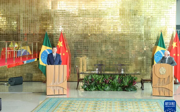 Xi Jinping mantém reunião com o Presidente do Brasil, Luiz Inácio Lula da Silva