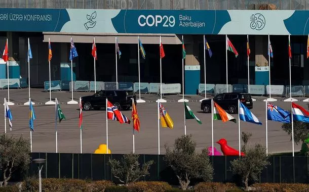 Cúpula do clima COP29 enfrenta impasse de US$ 250 bilhões e tem prazo estourado