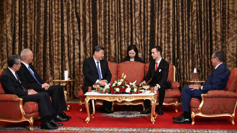 Xi Jinping conversa com príncipe herdeiro do Marrocos