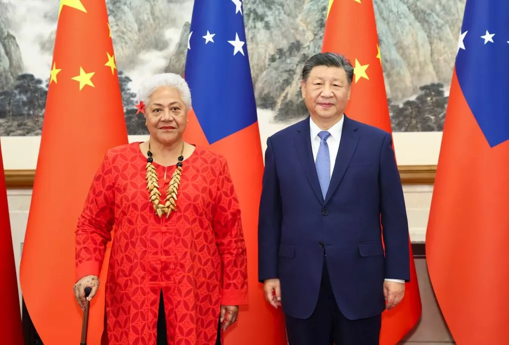 Xi Jinping reúne-se com primeira-ministra de Samoa, dizendo que China prioriza empoderamento dos países insulares do Pacífico
