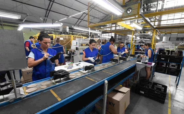 IBGE revisa para cima expansão do PIB do Brasil em 2023, a 3,2%