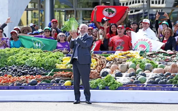 Lula sugere que população evite comprar alimentos caros para conter inflação