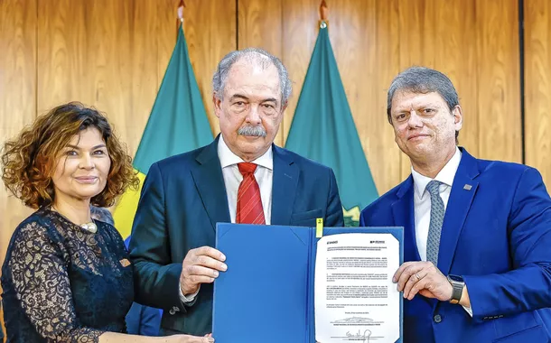 Tarcísio volta atrás e elogia papel do BNDES de Aloizio Mercadante: "vetor do desenvolvimento"