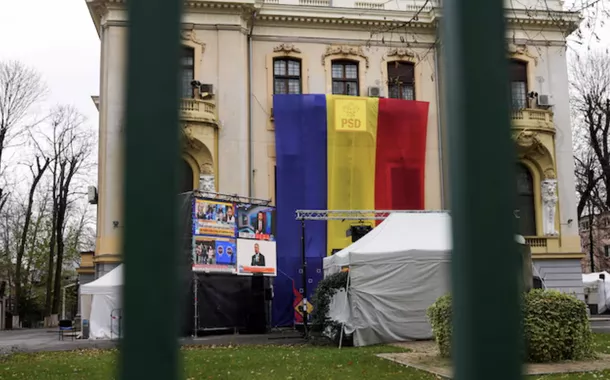 UE determina que TikTok congele dados sobre eleições na Romênia