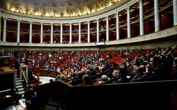 Debate sobre o projeto de lei de financiamento da seguridade social (PLFSS) de 2025 na Assembleia Nacional em Paris, França, 2 de dezembro de 2024