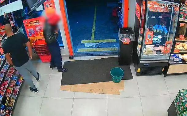 PM que matou jovem negro com 11 tiros em supermercado de SP é preso