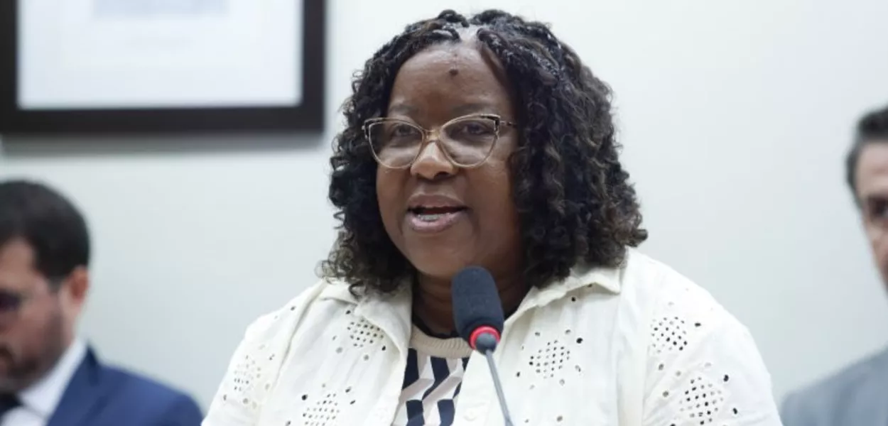 Macaé Evaristo