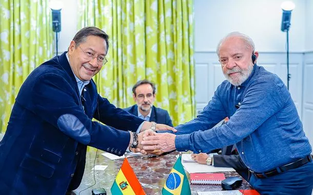 Lula e Luis Arce debatem projetos de integração entre Brasil e Bolívia