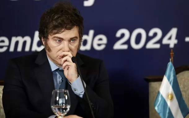 Escândalo de memecoin atrapalha busca de Milei por aliados em eleição parlamentar na Argentina