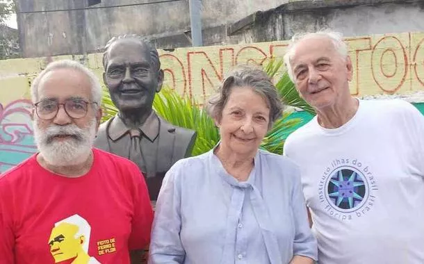 Urariano Mota com Lúcia Moreira e Luciano, testemunhas oculares da tortura pública de Gregório Bezerra nas ruas de Casa Forte