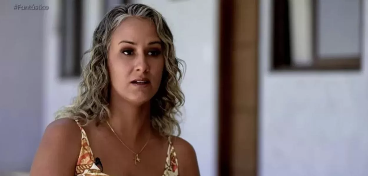 Mãe de criança que queria trocar de lugar em voo recebe ameaças e culpa "moça do avião" por não indicar real autora do vídeo