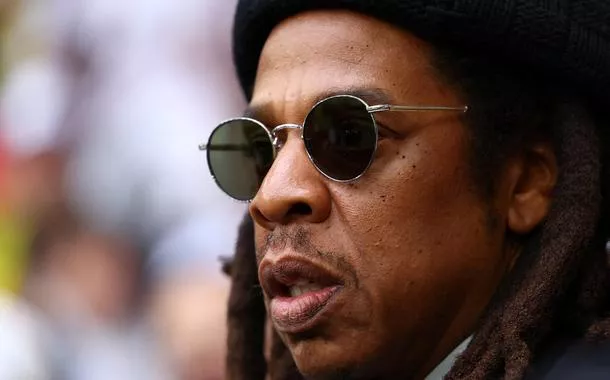 Mulher afirma ter sido estuprada por Jay-Z quando tinha 13 anos