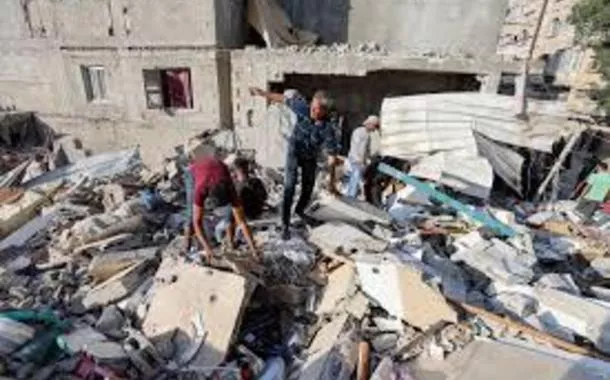 Aviões de guerra israelenses matam e ferem mais de 100 palestinos em Gaza