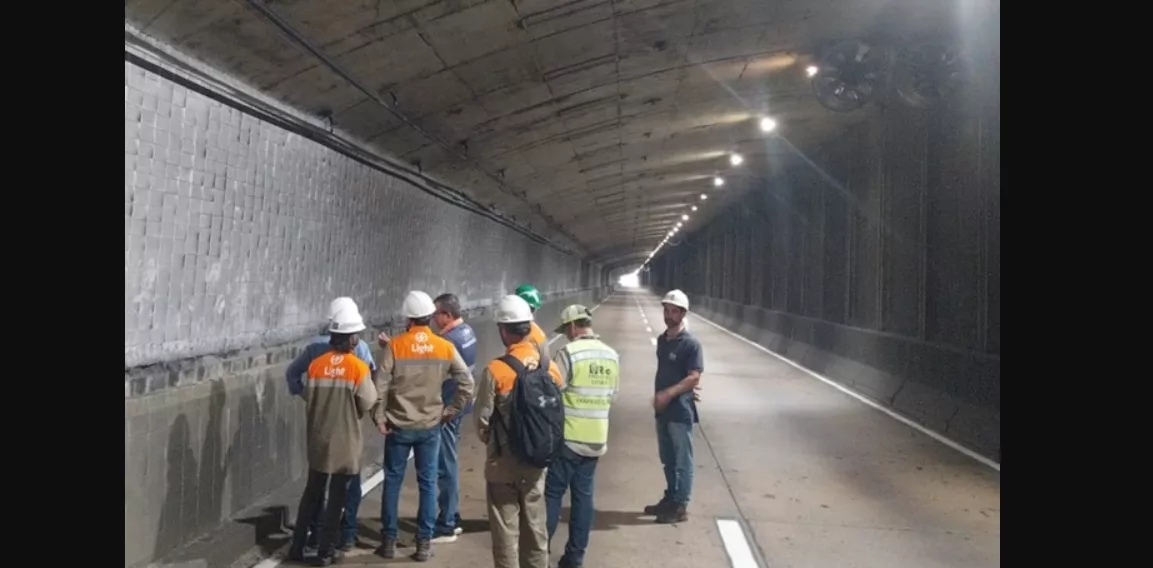 Queda de estrutura interdita Túnel Santa Bárbara no Rio de Janeiro