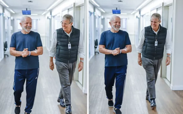 13.12.2024 - Presidente Luiz Inácio Lula da Silva caminha no hospital Sirio Libanês, em São Paulo - SP