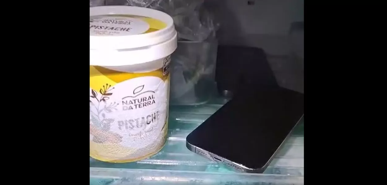 Celulares apreendidos dentro de freezer na casa de Netinho reis, prefeito eleito de Duque de Caxias 