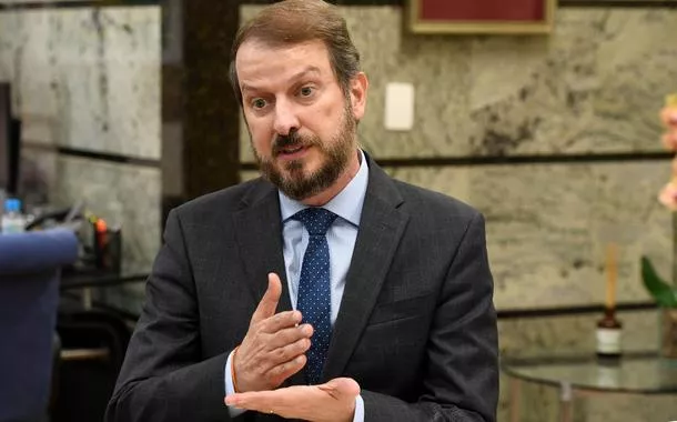 "A taxa de juros do Brasil é distorcida para cima", diz Rafael Lucchesi
