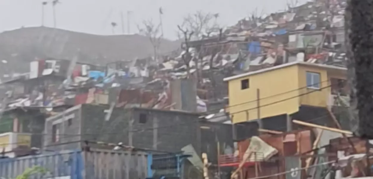 Danos causados ​​pelo ciclone Chido, Kaweni, Mayotte, 14 de dezembro de 2024