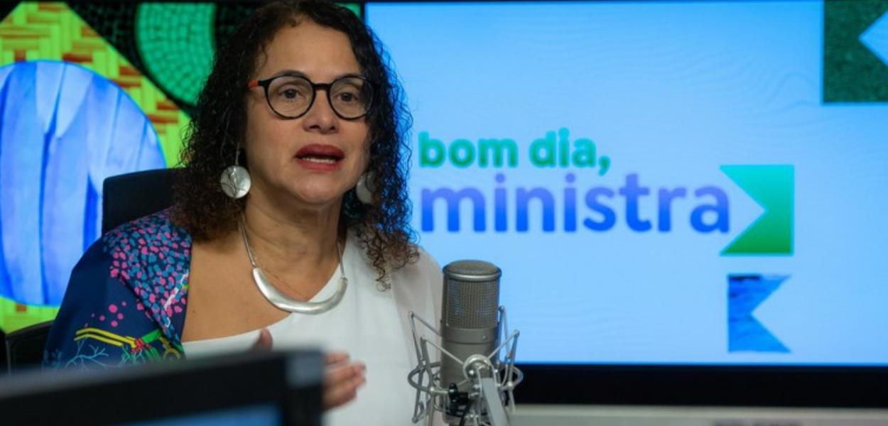 Luciana Santos ressalta recorde de investimentos em ciência, tecnologia e inclusão digital no Brasil