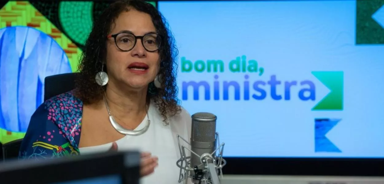 Ministra Luciana Santos