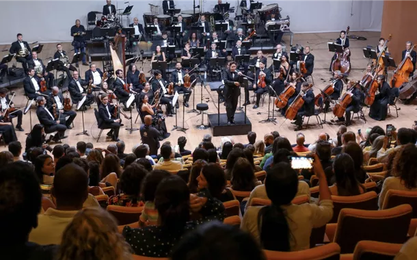 Trabalhadores celebram reabertura da Sala Martins Pena com concerto exclusivo