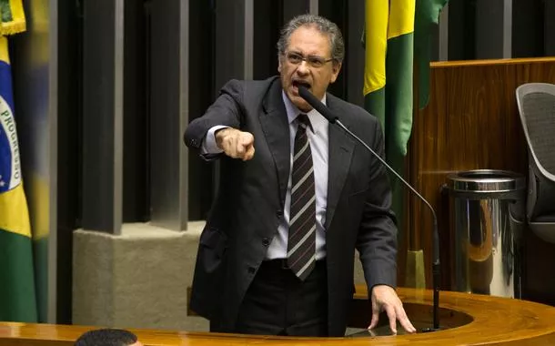Carlos Zarattini