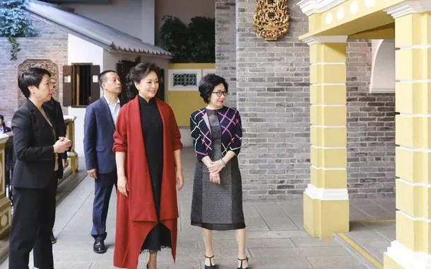 Peng Liyuan visita Museu de Macau